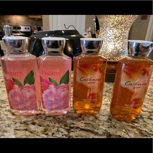 BRAND NEW NEVER USED SHOWER GELS